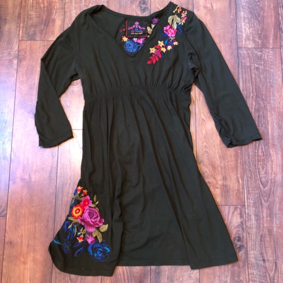 Johnny Was Dresses & Skirts - JWLA Johnny Was olive green v-neck dress